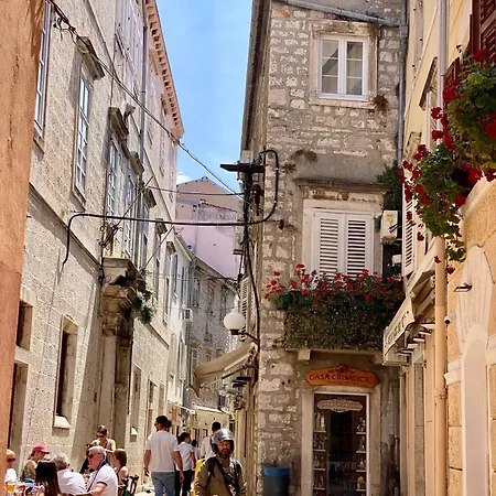 Apartamento Poluotok 1 *