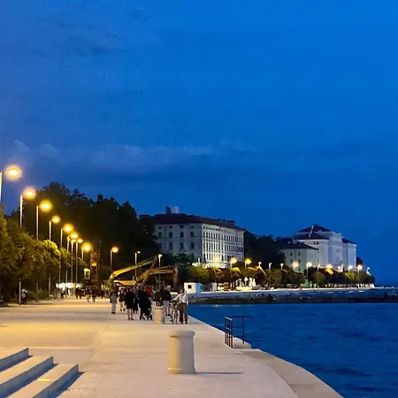 Apartamento Poluotok 1 *