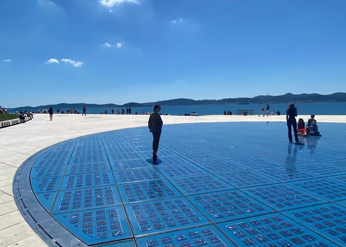 Апартаменты Poluotok 1 Задар