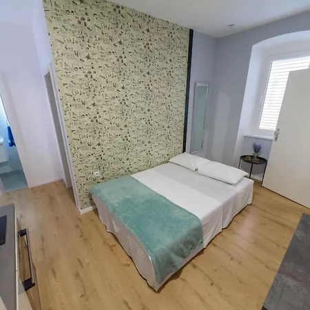 Appartement Poluotok 1