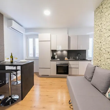 Apartament Poluotok 1